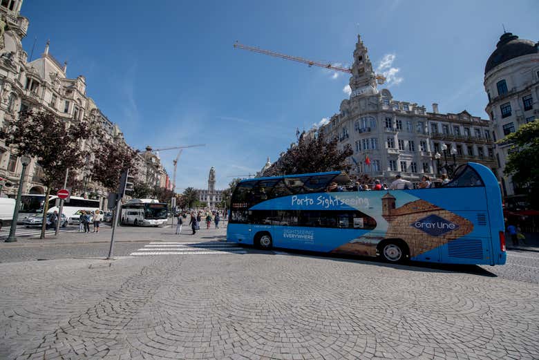 Profitez du bus touristique de Porto